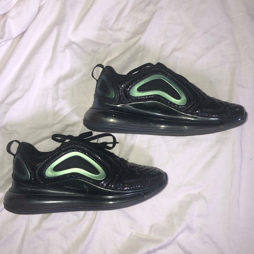 The Nike Air Max 720 Women’s US 7.5